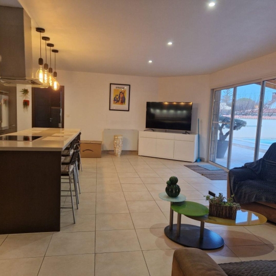  WeRenT : Maison / Villa | ENTRAIGUES-SUR-LA-SORGUE (84320) | 90 m2 | 1 800 € 
