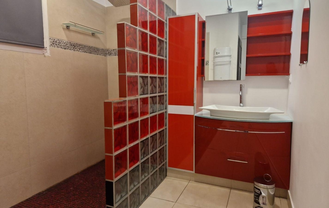 WeRenT : Maison / Villa | ENTRAIGUES-SUR-LA-SORGUE (84320) | 90 m2 | 1 800 € 