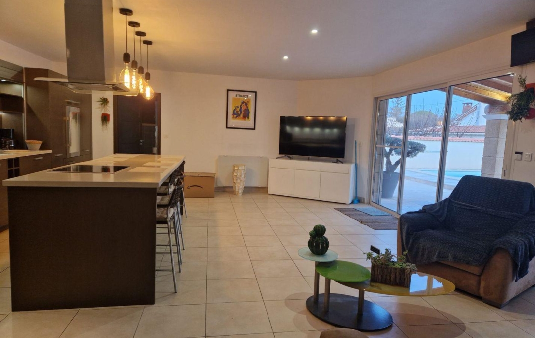 WeRenT : Maison / Villa | ENTRAIGUES-SUR-LA-SORGUE (84320) | 90 m2 | 1 800 € 